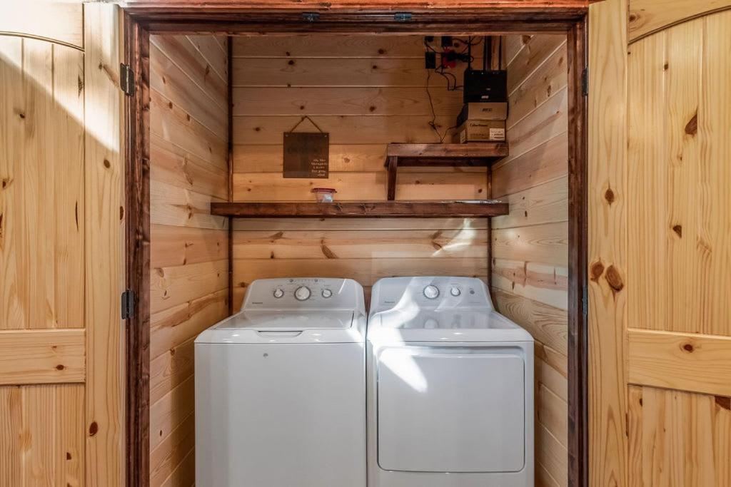 ברוקן בו Large Luxury 2Br Cabin W Hot Tub Double Trouble Was Designed For Fun Comfort And Memories Minutes From Buzzling Hochatown And Beautiful Beaver Bend State Park מראה חיצוני תמונה