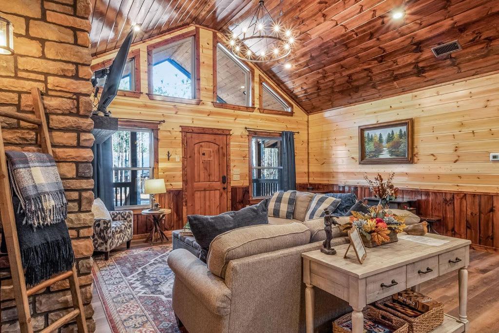 ברוקן בו Large Luxury 2Br Cabin W Hot Tub Double Trouble Was Designed For Fun Comfort And Memories Minutes From Buzzling Hochatown And Beautiful Beaver Bend State Park מראה חיצוני תמונה
